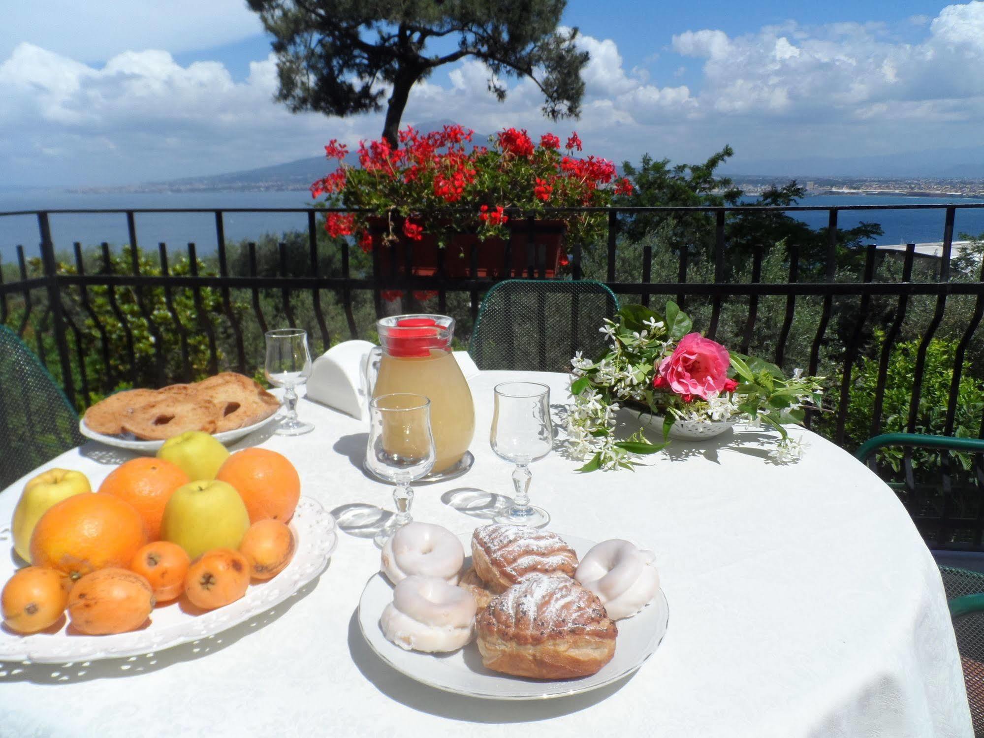 Ancelle Sorrento - Casa D'Accoglienza Hotell Castellammare di Stabia Eksteriør bilde